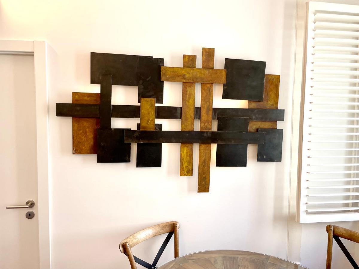 Apartment Bright And Spacious Three Bedroom In The Heart Of Lissabon